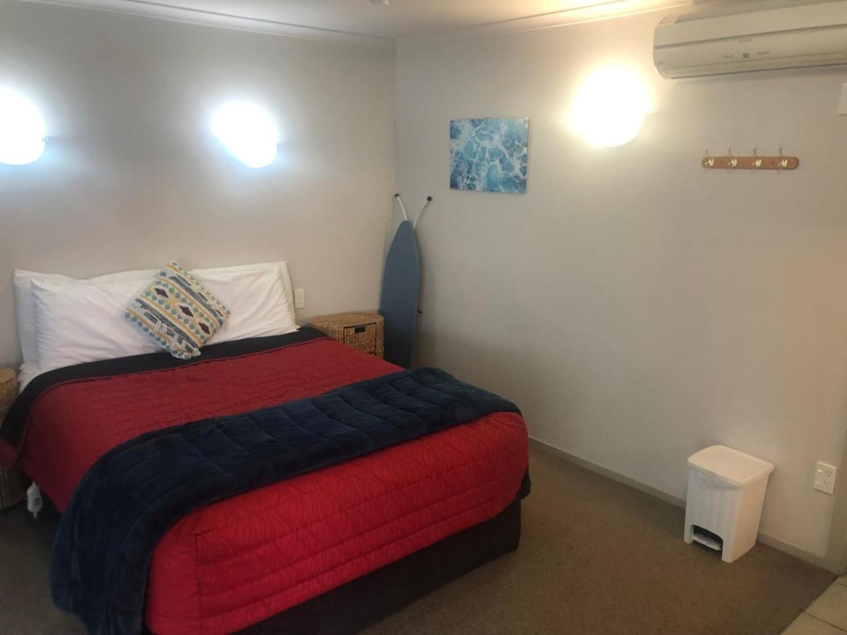 Absolute Lake View Motel Таупо Экстерьер фото