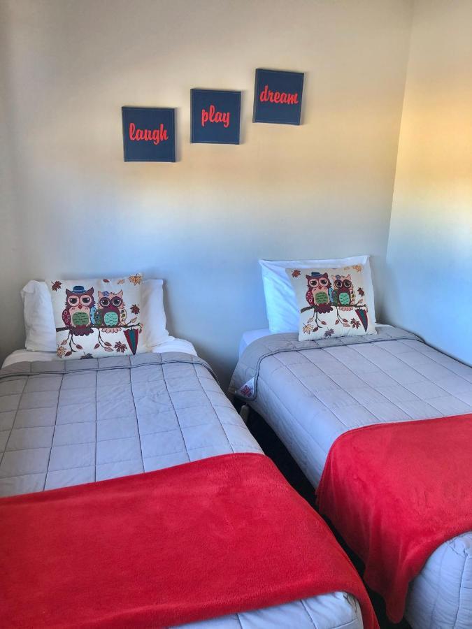 Absolute Lake View Motel Таупо Экстерьер фото