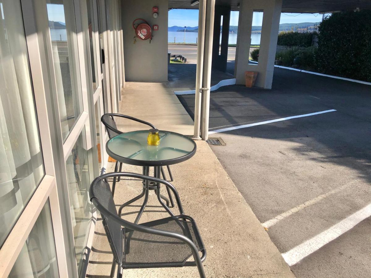 Absolute Lake View Motel Таупо Экстерьер фото