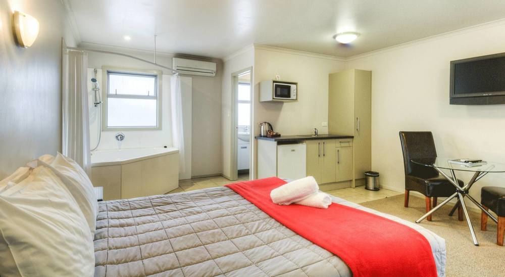 Absolute Lake View Motel Таупо Экстерьер фото