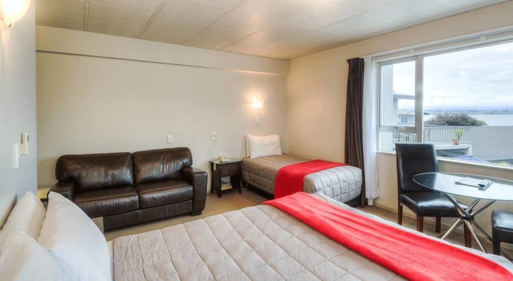 Absolute Lake View Motel Таупо Экстерьер фото