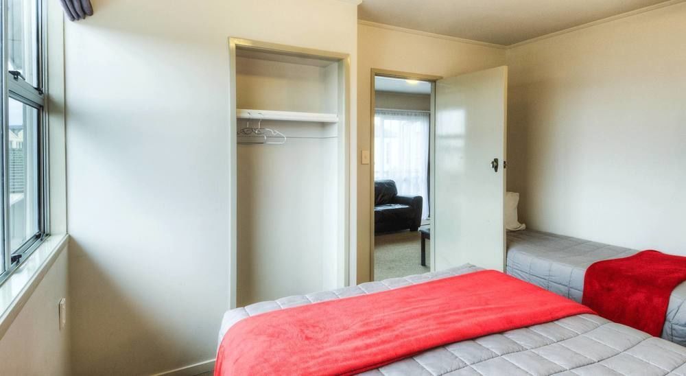 Absolute Lake View Motel Таупо Экстерьер фото