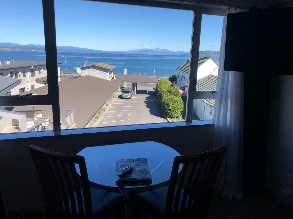 Absolute Lake View Motel Таупо Экстерьер фото